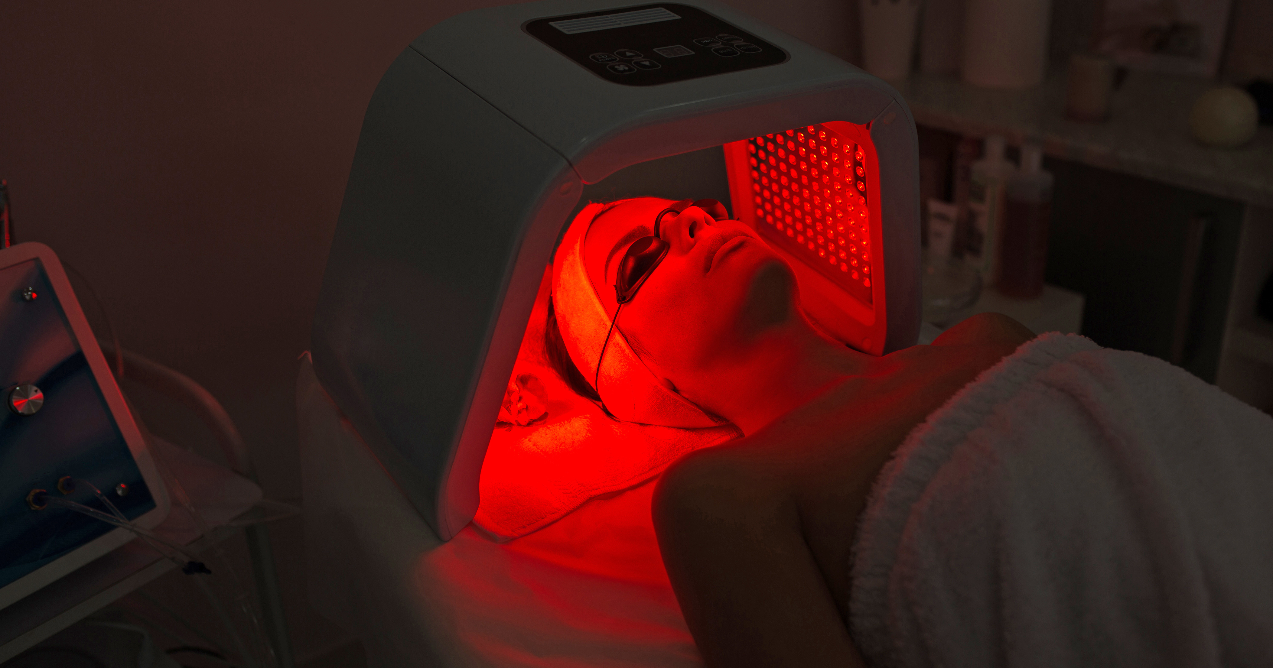 A woman getting red light therapy